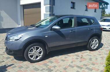 Внедорожник / Кроссовер Nissan Qashqai 2010 в 