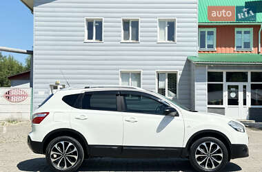 Позашляховик / Кросовер Nissan Qashqai 2011 в 