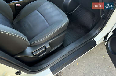 Позашляховик / Кросовер Nissan Qashqai 2011 в 
