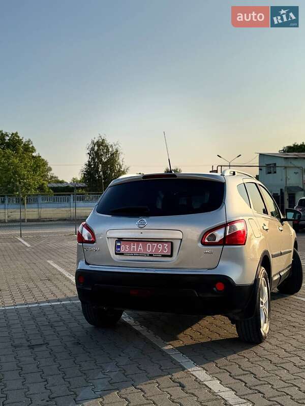 Внедорожник / Кроссовер Nissan Qashqai 2012 в Волочиске