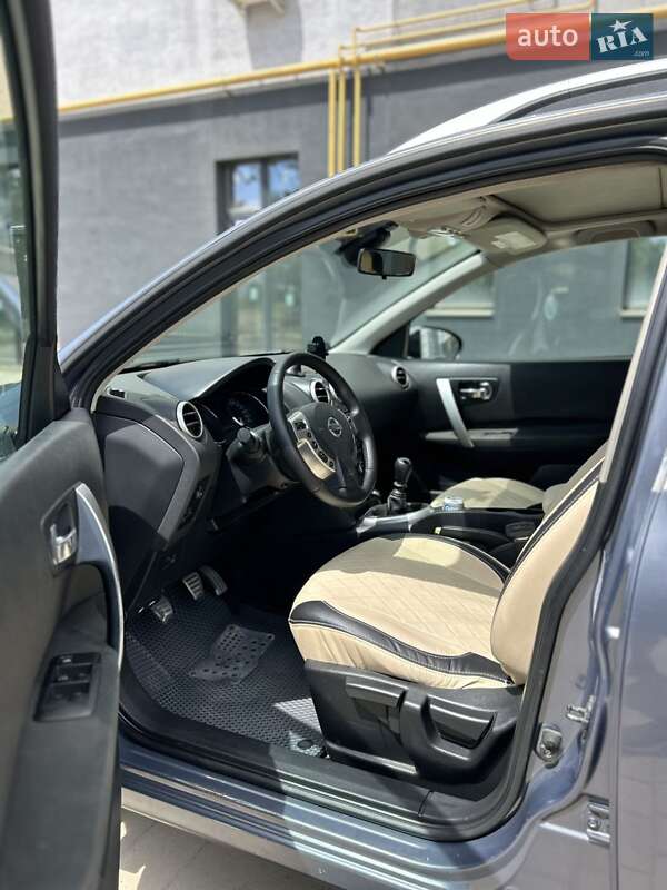 Позашляховик / Кросовер Nissan Qashqai 2010 в Івано-Франківську