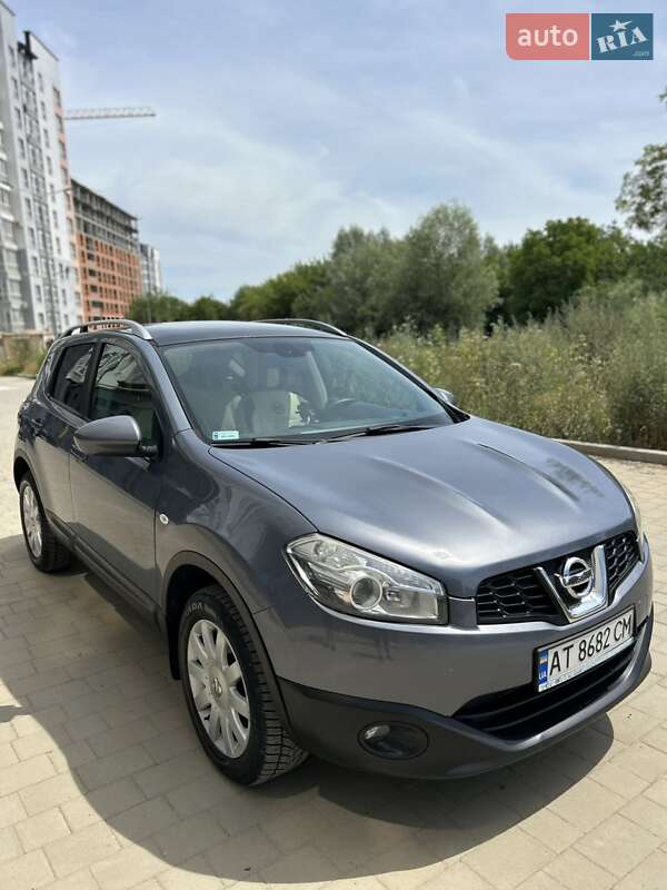 Позашляховик / Кросовер Nissan Qashqai 2010 в Івано-Франківську
