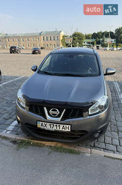 Внедорожник / Кроссовер Nissan Qashqai 2013 в Харькове
