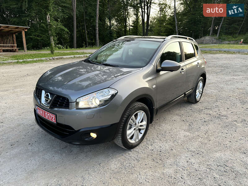 Позашляховик / Кросовер Nissan Qashqai 2013 в 