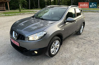 Позашляховик / Кросовер Nissan Qashqai 2013 в 