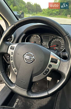 Позашляховик / Кросовер Nissan Qashqai 2013 в 