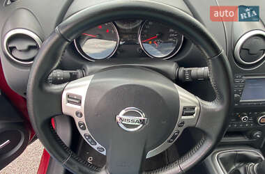 Внедорожник / Кроссовер Nissan Qashqai 2010 в 