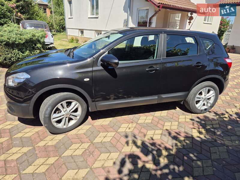 Внедорожник / Кроссовер Nissan Qashqai 2011 в Стрые