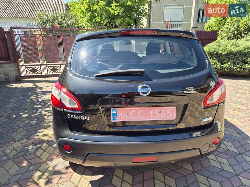 Внедорожник / Кроссовер Nissan Qashqai 2011 в Стрые