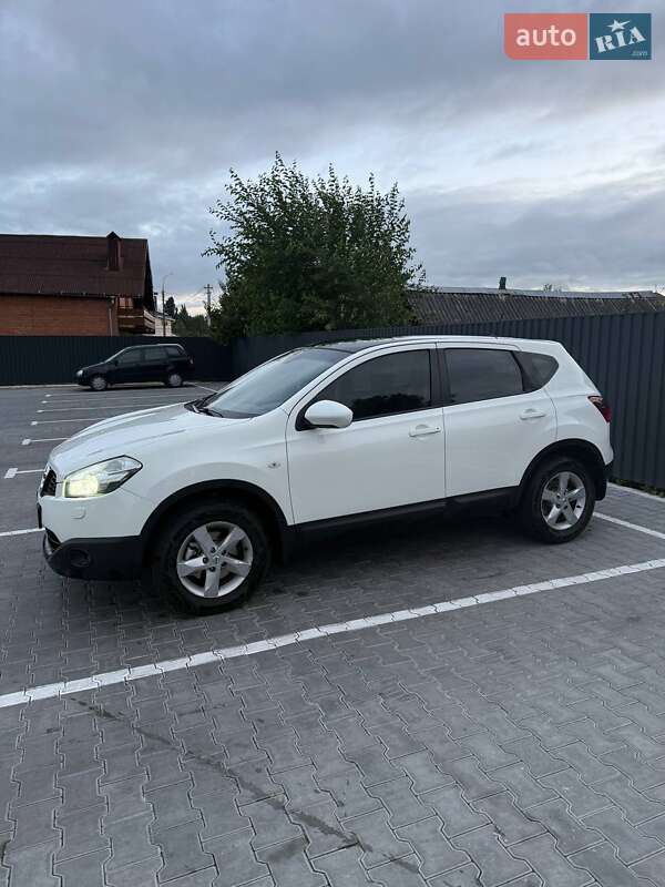 Внедорожник / Кроссовер Nissan Qashqai 2013 в 