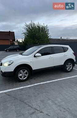 Внедорожник / Кроссовер Nissan Qashqai 2013 в 
