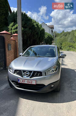 Позашляховик / Кросовер Nissan Qashqai 2010 в 