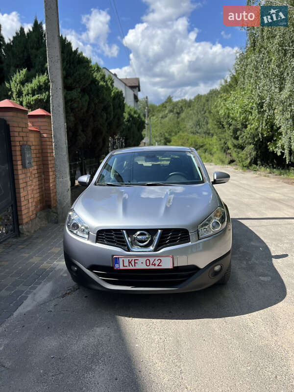 Позашляховик / Кросовер Nissan Qashqai 2010 в 