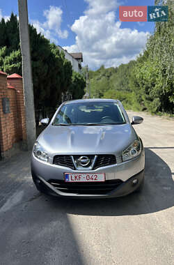 Позашляховик / Кросовер Nissan Qashqai 2010 в 