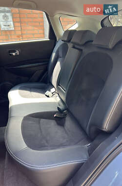 Позашляховик / Кросовер Nissan Qashqai 2010 в 