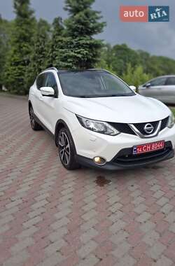 Позашляховик / Кросовер Nissan Qashqai 2015 в Львові