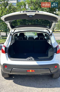 Позашляховик / Кросовер Nissan Qashqai 2012 в 