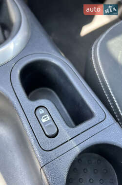 Позашляховик / Кросовер Nissan Qashqai 2012 в 