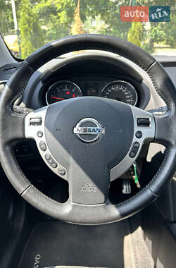 Позашляховик / Кросовер Nissan Qashqai 2012 в 