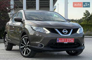 Позашляховик / Кросовер Nissan Qashqai 2015 в Радивиліві