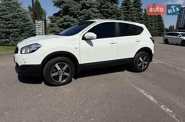 Внедорожник / Кроссовер Nissan Qashqai 2012 в 