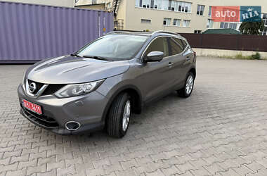 Внедорожник / Кроссовер Nissan Qashqai 2015 в Луцке