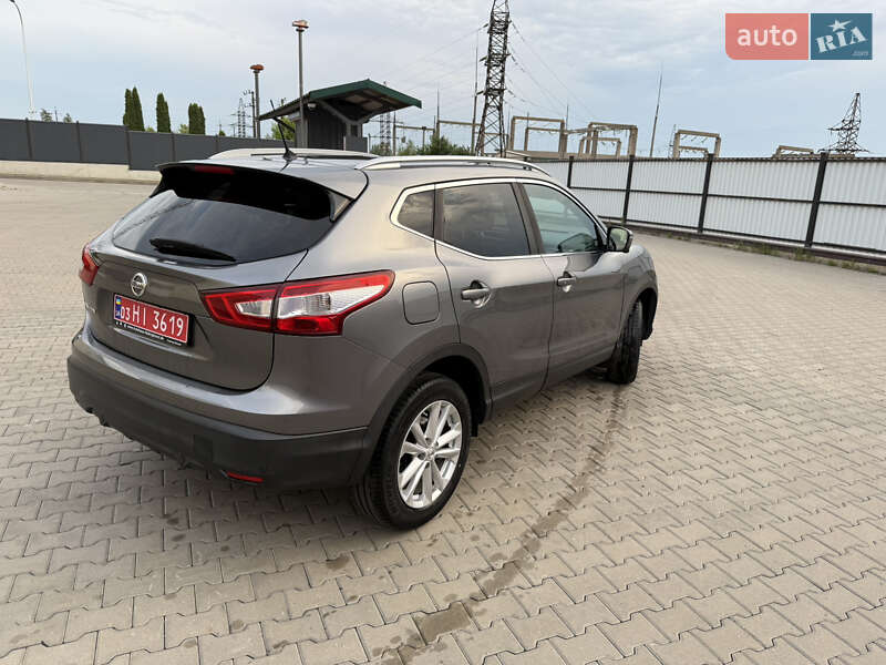 Внедорожник / Кроссовер Nissan Qashqai 2015 в Луцке