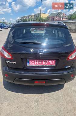 Позашляховик / Кросовер Nissan Qashqai 2011 в 