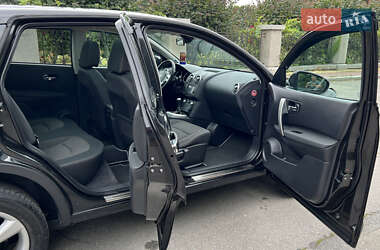 Внедорожник / Кроссовер Nissan Qashqai 2010 в 
