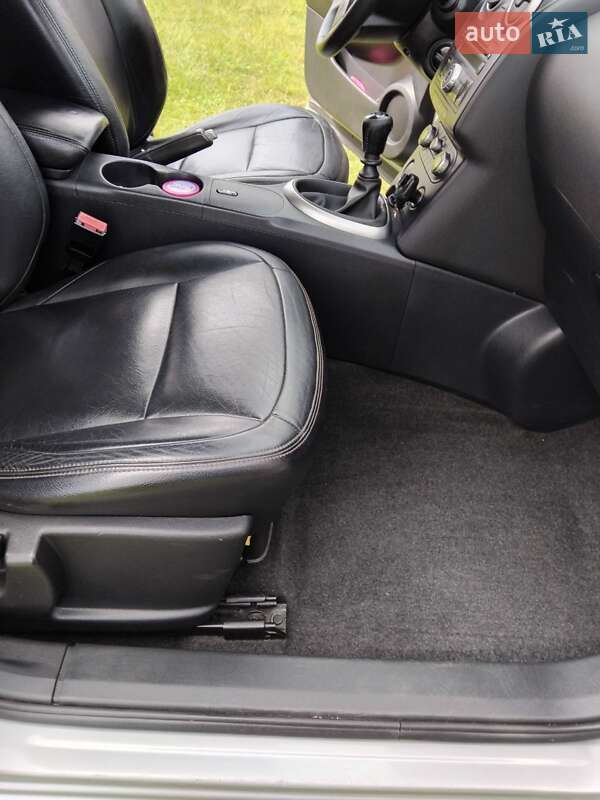 Позашляховик / Кросовер Nissan Qashqai 2009 в Львові