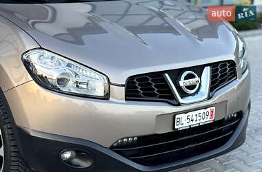 Внедорожник / Кроссовер Nissan Qashqai 2012 в 