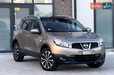 Внедорожник / Кроссовер Nissan Qashqai 2012 в 