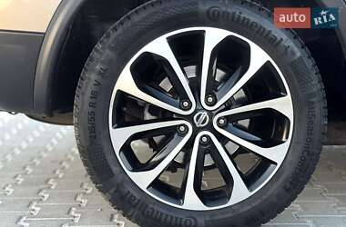 Внедорожник / Кроссовер Nissan Qashqai 2012 в 