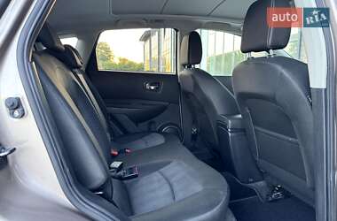 Внедорожник / Кроссовер Nissan Qashqai 2012 в 
