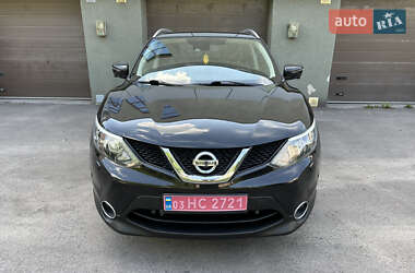 Внедорожник / Кроссовер Nissan Qashqai 2015 в 