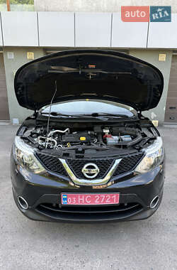 Внедорожник / Кроссовер Nissan Qashqai 2015 в 