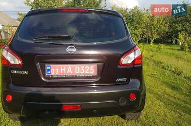 Внедорожник / Кроссовер Nissan Qashqai 2011 в 