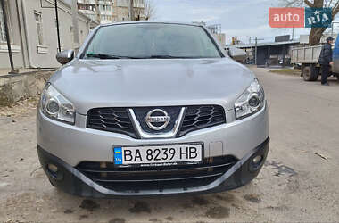 Внедорожник / Кроссовер Nissan Qashqai 2010 в 
