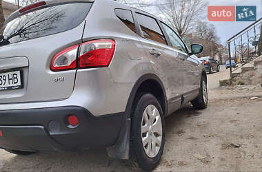 Внедорожник / Кроссовер Nissan Qashqai 2010 в 