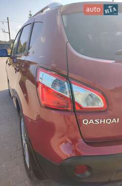 Внедорожник / Кроссовер Nissan Qashqai 2013 в 