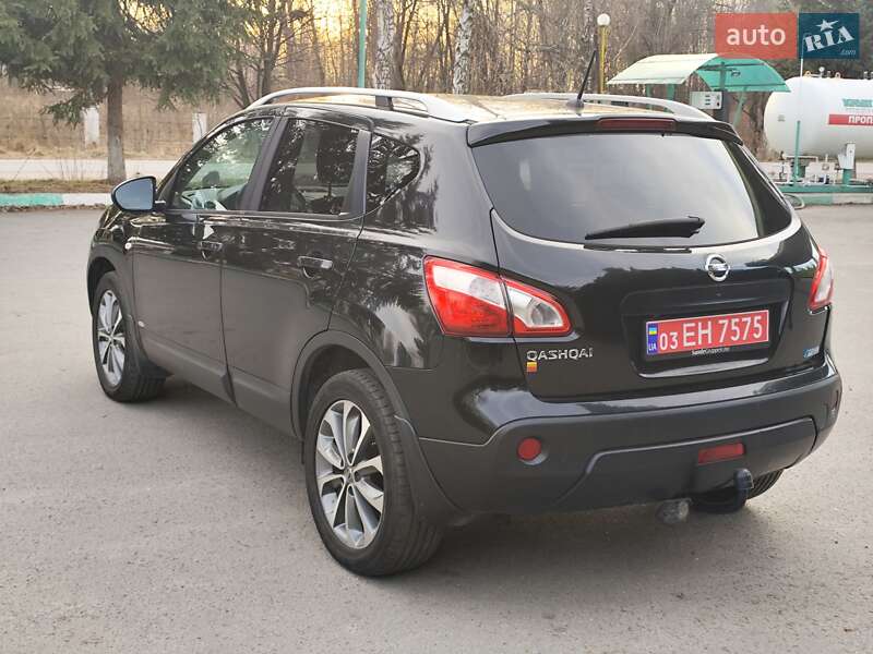 Позашляховик / Кросовер Nissan Qashqai 2011 в Звягелі