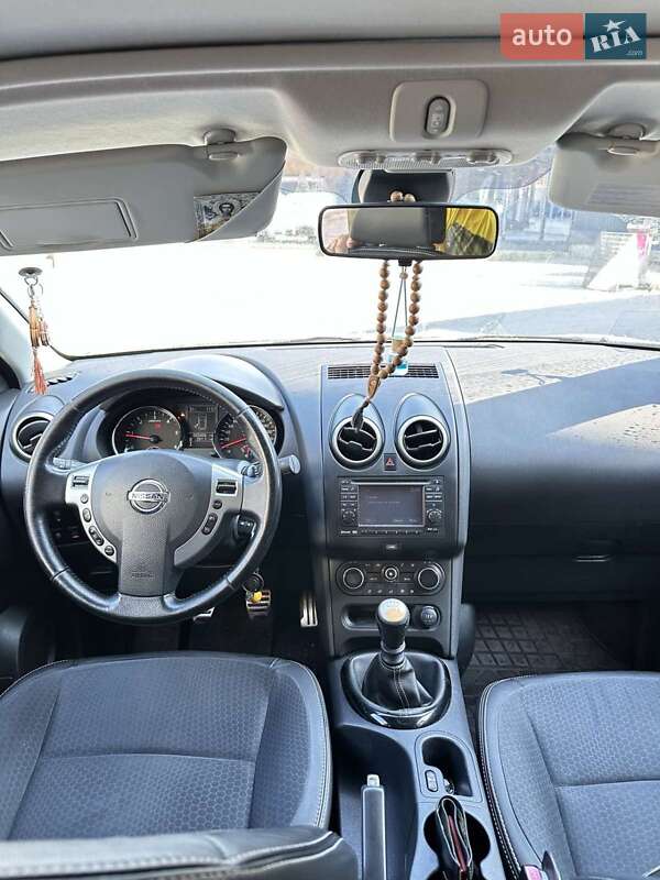 Позашляховик / Кросовер Nissan Qashqai 2013 в Чернівцях