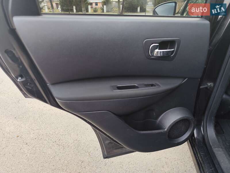 Позашляховик / Кросовер Nissan Qashqai 2011 в Звягелі