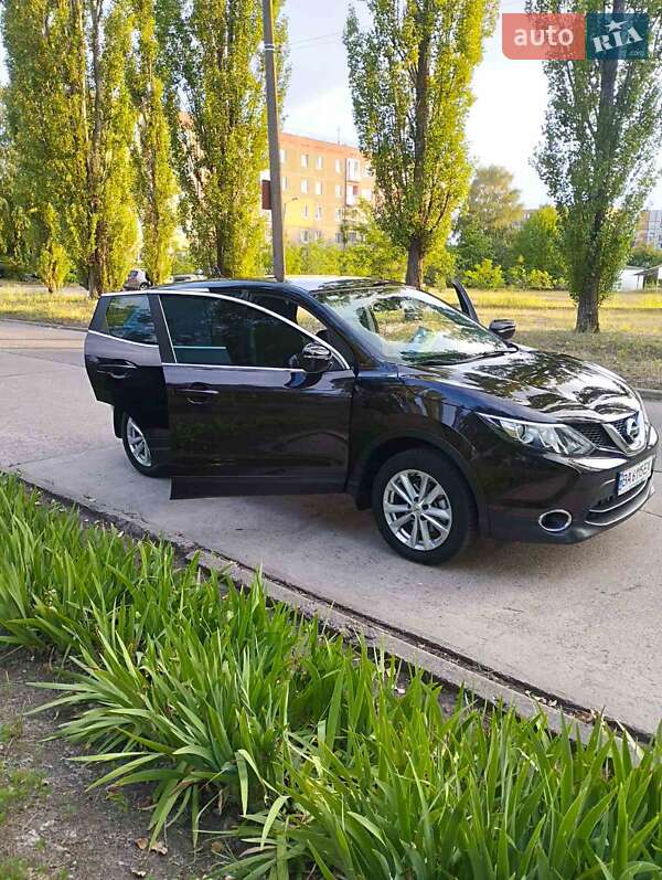Внедорожник / Кроссовер Nissan Qashqai 2017 в Долинской