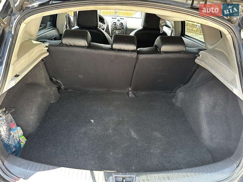 Позашляховик / Кросовер Nissan Qashqai 2009 в Зборові