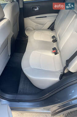 Внедорожник / Кроссовер Nissan Qashqai 2012 в 