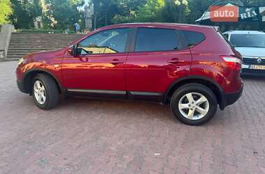 Внедорожник / Кроссовер Nissan Qashqai 2012 в 