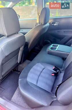 Внедорожник / Кроссовер Nissan Qashqai 2012 в 