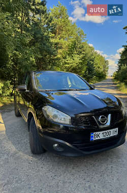 Внедорожник / Кроссовер Nissan Qashqai 2010 в 