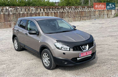 Внедорожник / Кроссовер Nissan Qashqai 2013 в Фастове